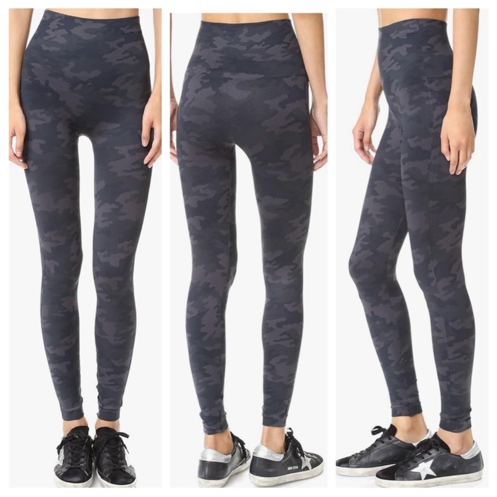 SPANX Black Camo Seamless Leggings Women’s Size Medium NWT Grey